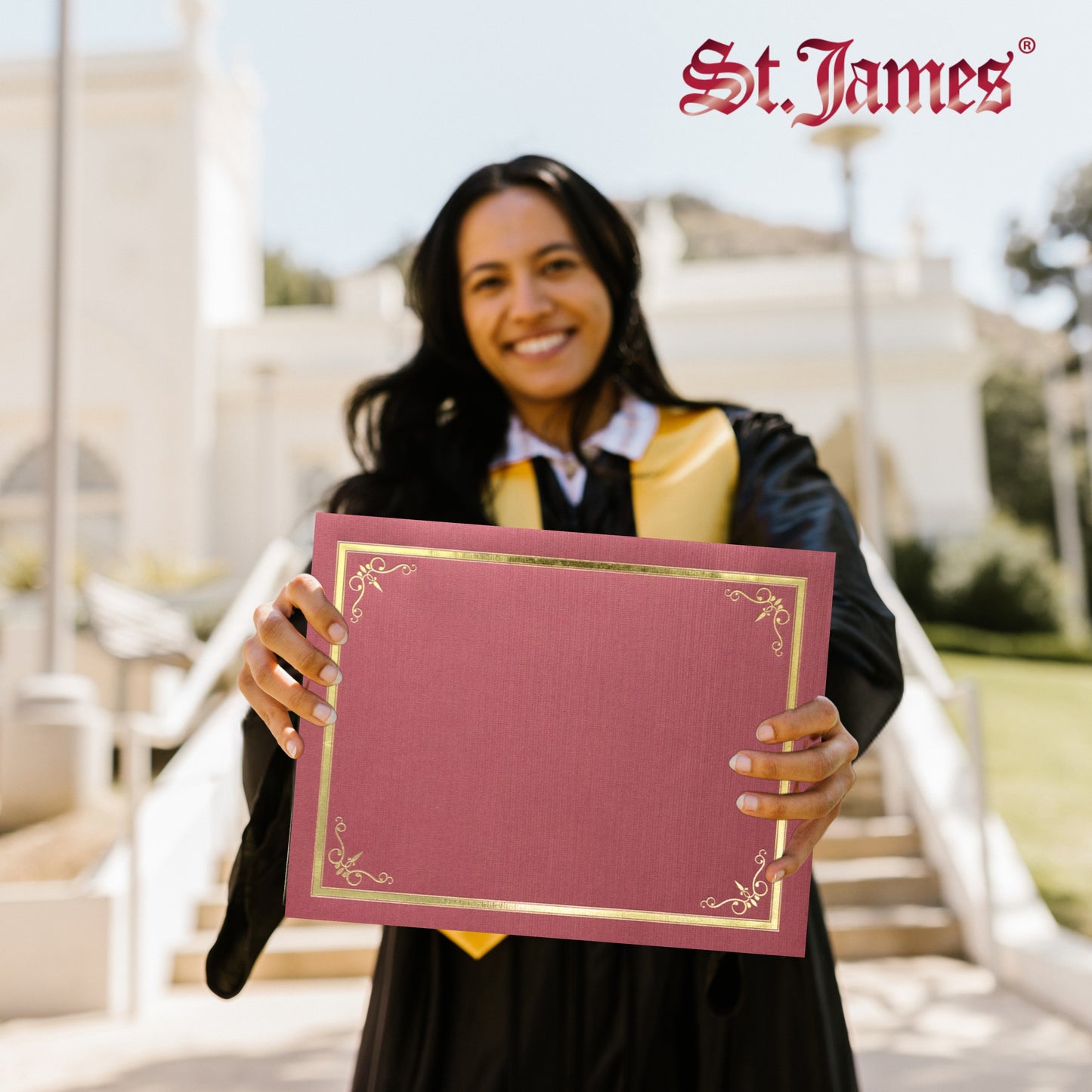 Porte-certificats/couvertures de documents/porte-diplômes St. James®, rouge, bordure en feuille d'or, finition lin, paquet de 5, 83807
