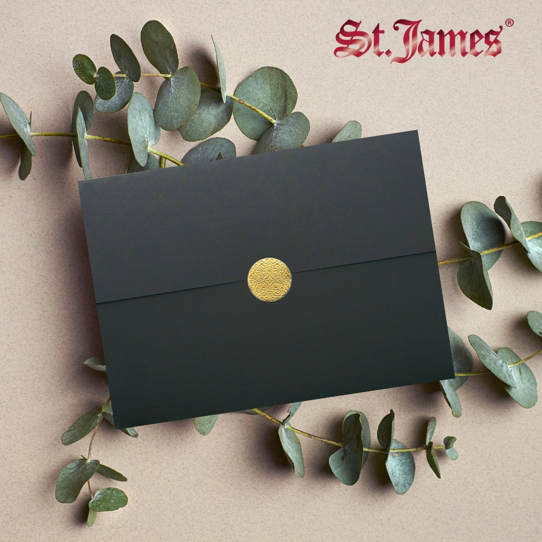 Porte-certificats St. James® Elite™ Medallion Fold, lin noir avec médaillon doré, paquet de 5, 83564