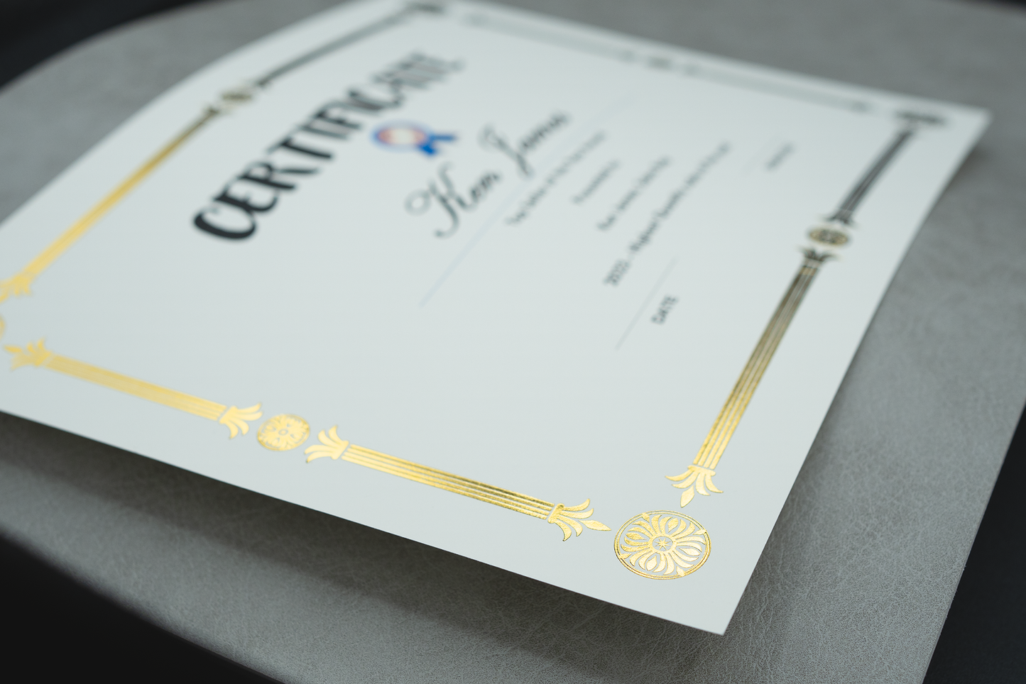 Certificats St. James® Premium Weight, Julian Design, feuille d'or, ivoire, 65 lb, 8,5 x 11", paquet de 15, 83405